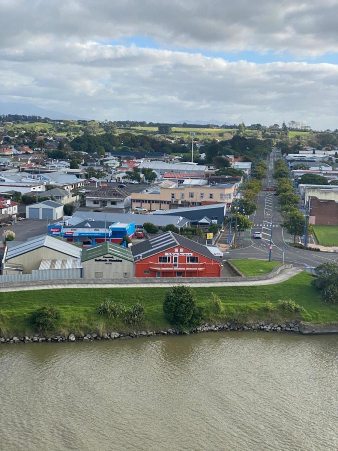 Masonic Hotel Waitara Exterior foto