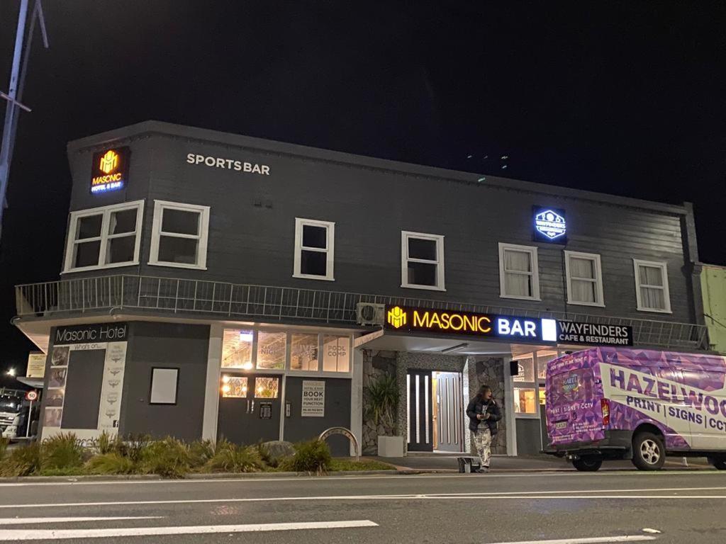 Masonic Hotel Waitara Exterior foto